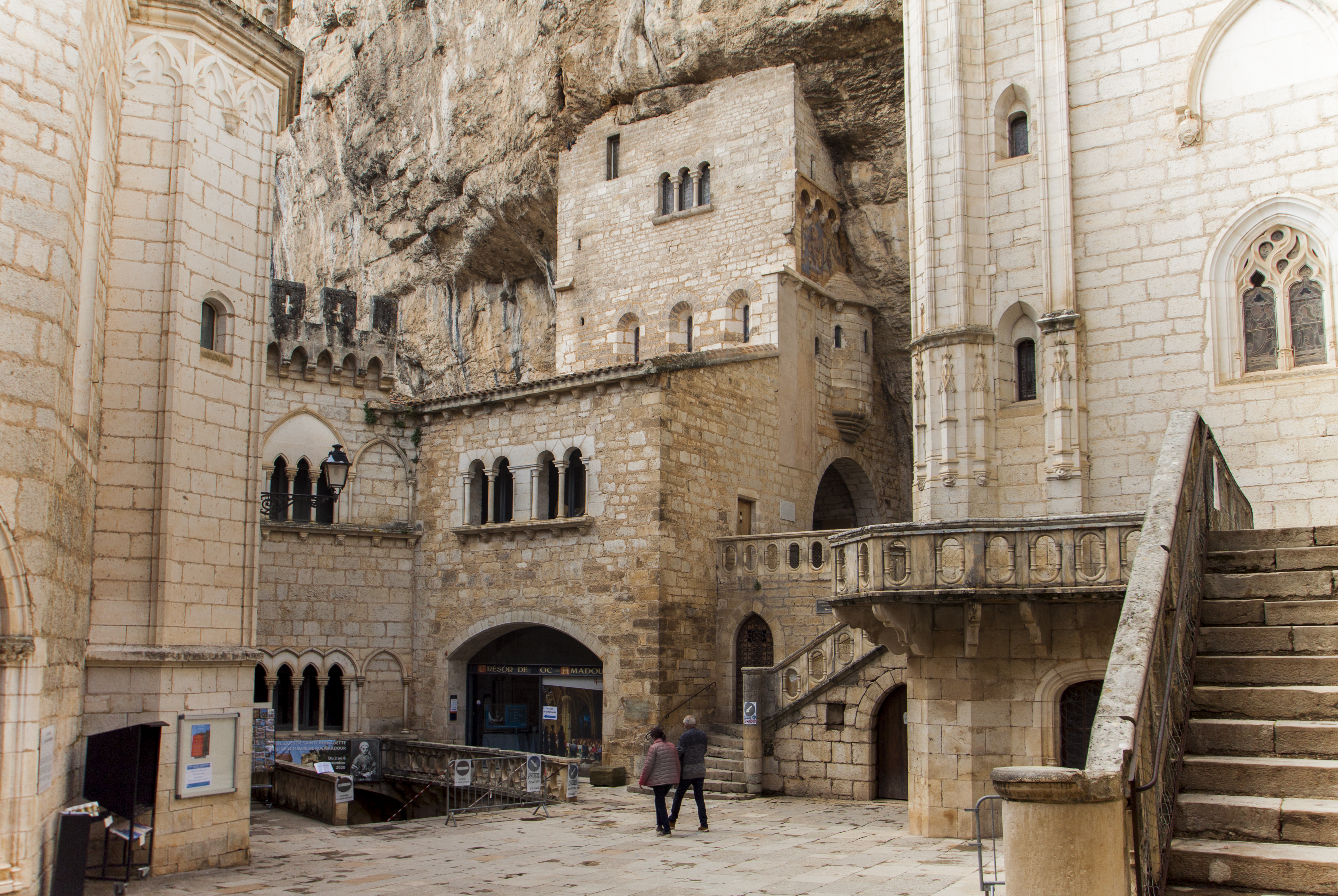 Rocamadour, France reminds me of Minas Tirith : r/lotr